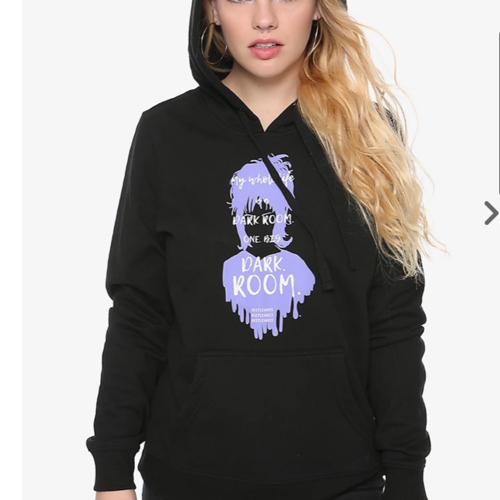 Beetlejuice Lydia Dark Room Girls‎ Hoodie Hot Topic